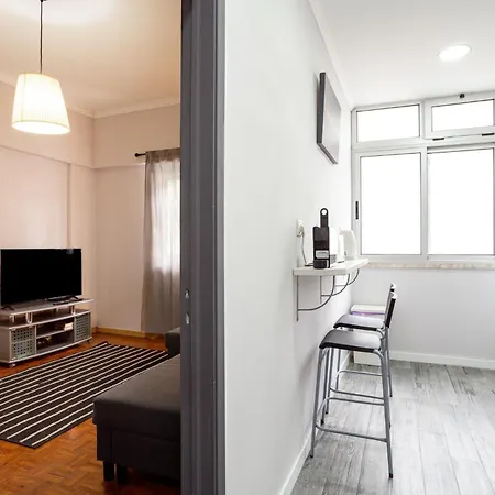 Caparica Urban Retreat Near And Park 阿尔马达